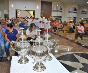 PARÓQUIA SANTO ANTONIO NA MISSA DOS SANTOS ÓLEOS