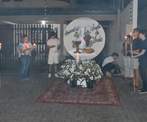 Corpus Christi com procissão luminosa