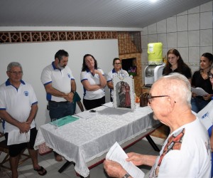 O terço na caso do jovem Gabriel e da Senhora Marli