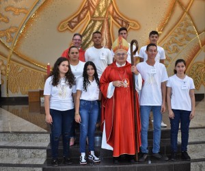 Celebração da Crisma na Paróquia Santo Antônio