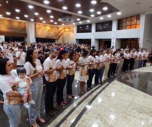 Paróquia Santo Antônio celebra catequistas e entrega oração aos catequizandos.