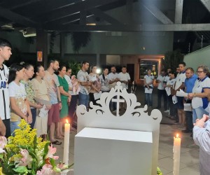 Terço na cada do Adriano e da Débora