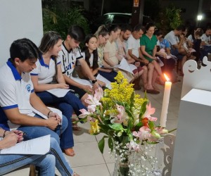 Terço na cada do Adriano e da Débora