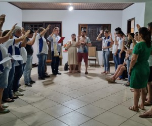 Terço na cada do Adriano e da Débora