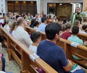 Investidura de 30 novos coroinhas