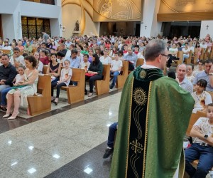 Investidura de 30 novos coroinhas