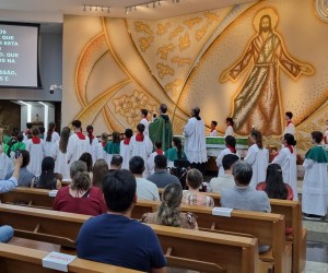 Investidura de 30 novos coroinhas