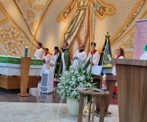 Investidura de 30 novos coroinhas