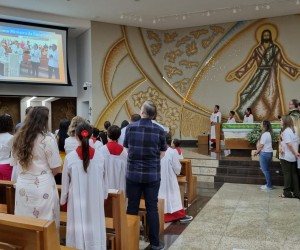 Investidura de 30 novos coroinhas