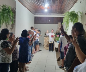 Terço na casa do primeiro menino que nasceu em Sinop