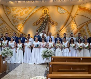 Casamento Comunitário com 17 casais
