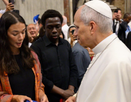 Leão XIV: santificar o domingo e participar da missa na igreja, não apenas de forma on-line
