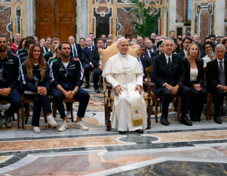 Papa: o esporte contribui para encontros pacíficos entre os povos e para a fraternidade