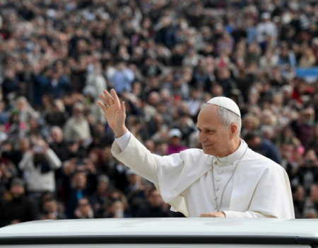 Papa: a Igreja é humana e divina, sinal visível da ação de Cristo na história