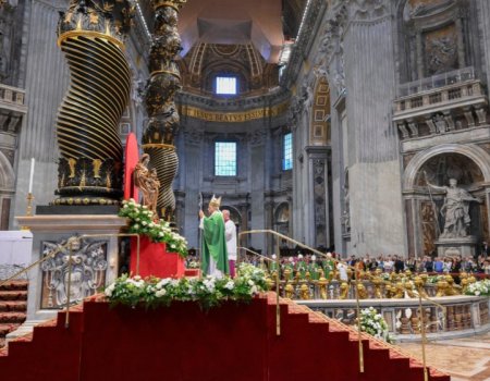Papa: a regra suprema na Igreja é o amor, todos somos chamados a servir Papa: a regra suprema na Igreja é o amor, todos somos chamados a servir