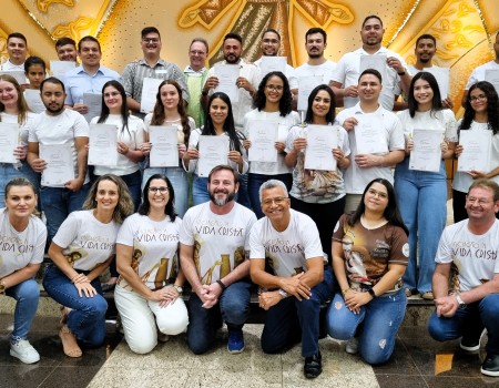 Batizado de 21 adultos e homenagem aos Catequistas  Batizado de 21 adultos e homenagem aos Catequistas