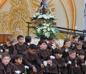 Celebração da festa em honra ao Padroeiro da Paróquia e da cidade Celebração da festa em honra ao Padroeiro da Paróquia e da cidade